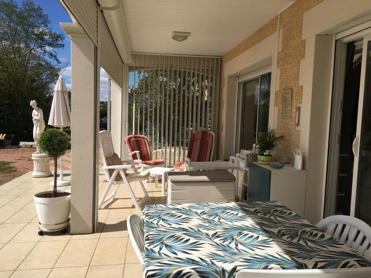 La Roseraie Residence Pres De Vichy Charmeil Exterior foto